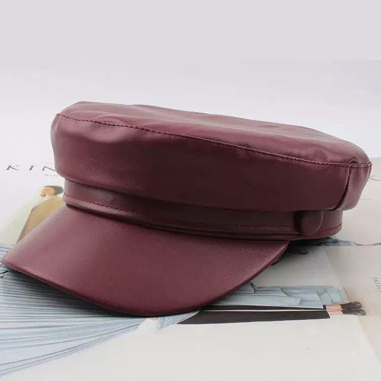 Chapeau rouge bordeau